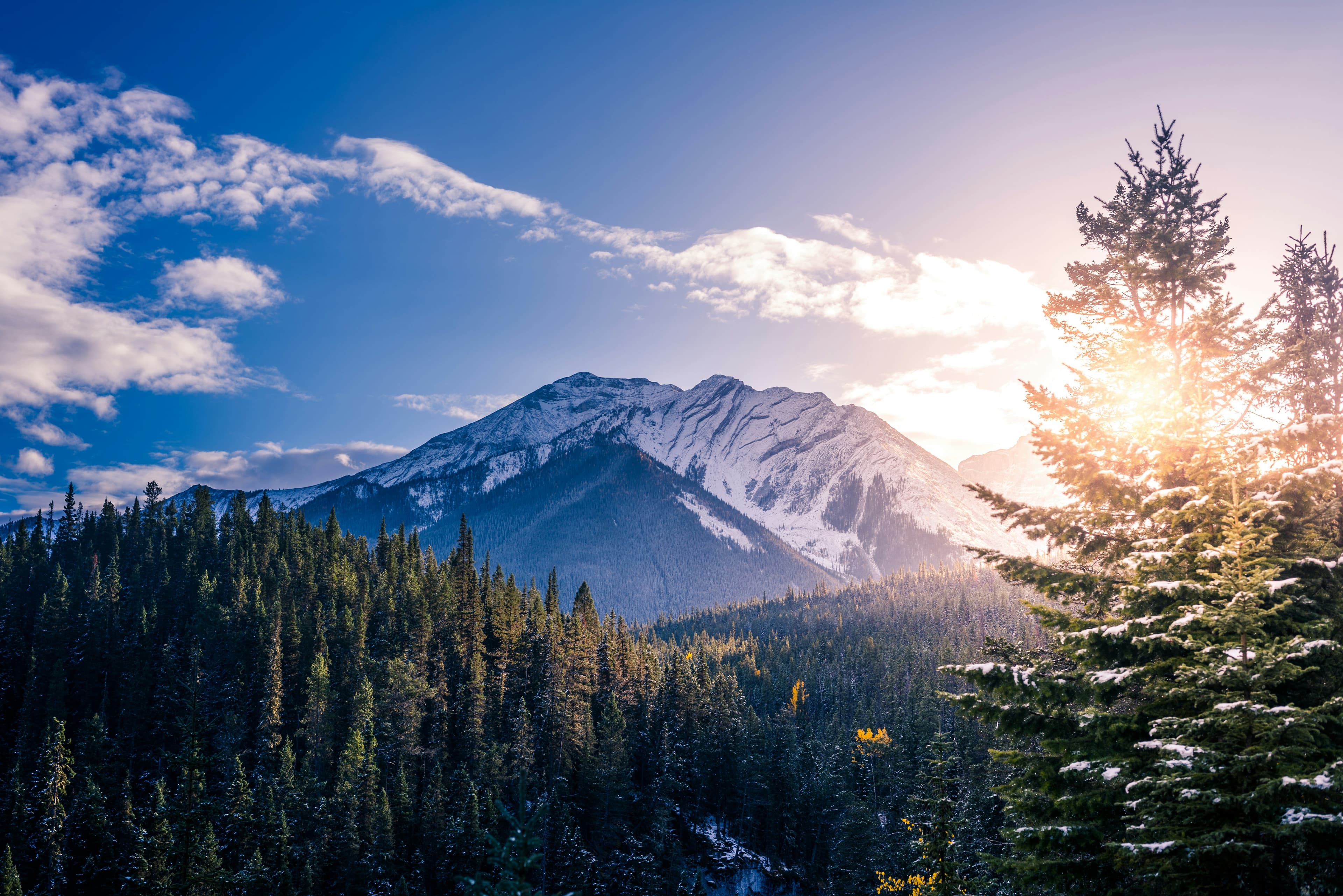 Beautiful scenic view of Canada - popular tourist destination for visa travelers